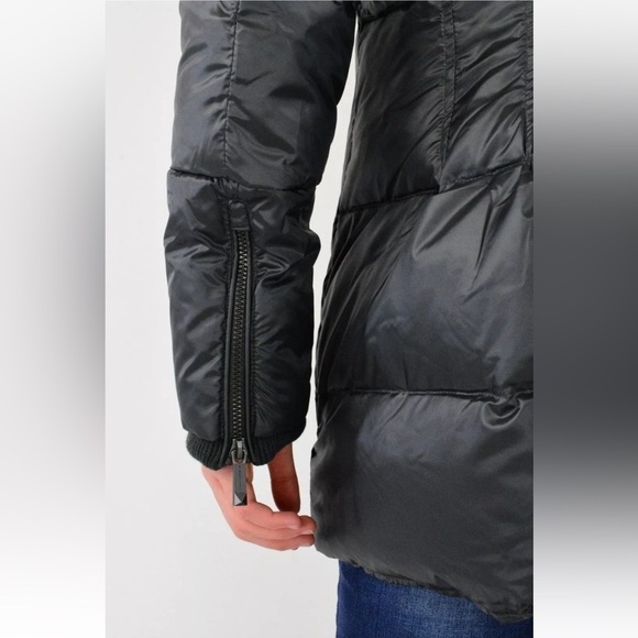 BCBGMaxazria Down Bustle Winter Puffer Coat Faux Fur Feather Black sz Medium - Picture 7 of 15